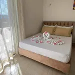 White Apartman